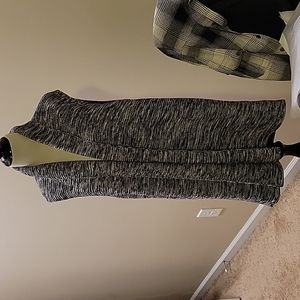 Gap sleeveless open cardigan- marked black and white